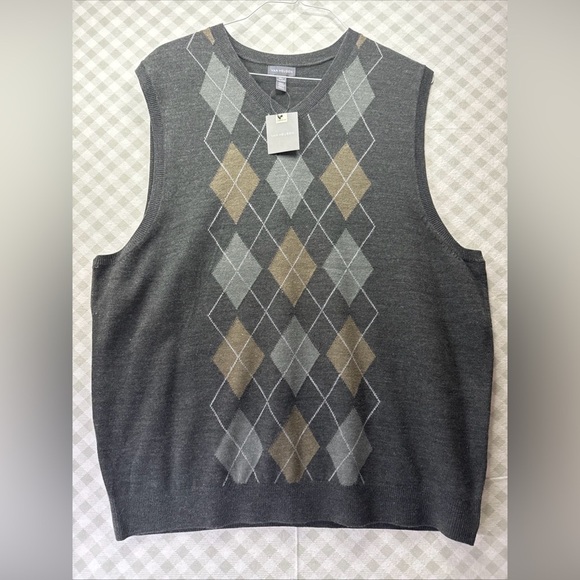 Van Heusen Mens Sweater Vest Sz 2XL Gray Argyle Vneck Classic Fit  New With Tags - Picture 1 of 7
